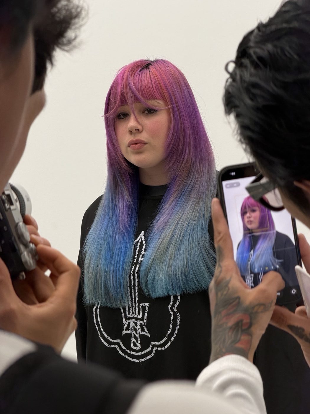 Face-Framing Layer with Fringe