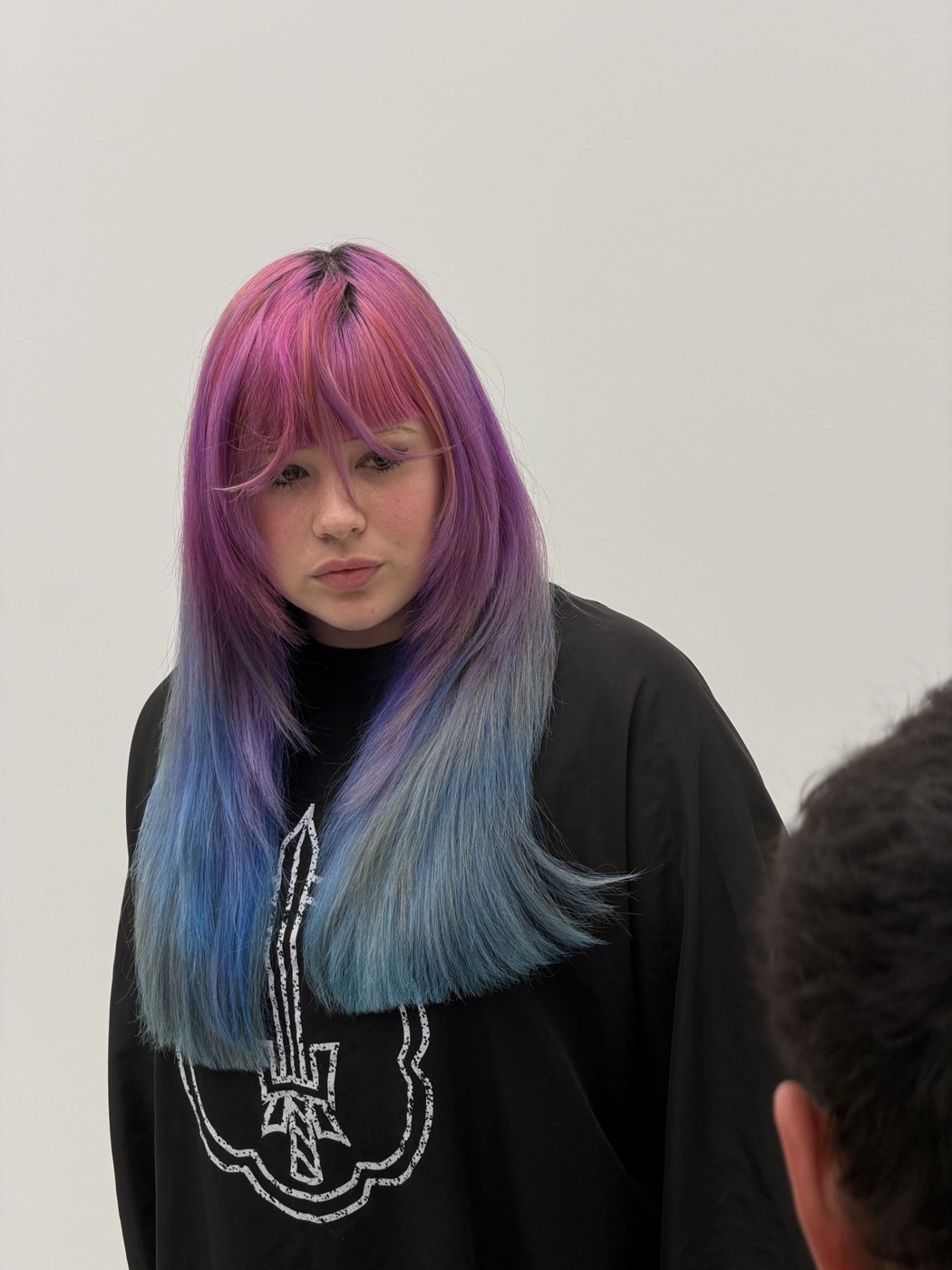 Face-Framing Layer with Fringe